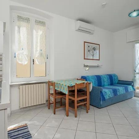 מלון דירות Alda 4*