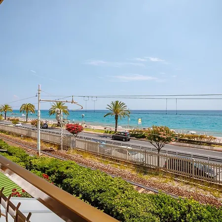 Apart Otel Alda 2*