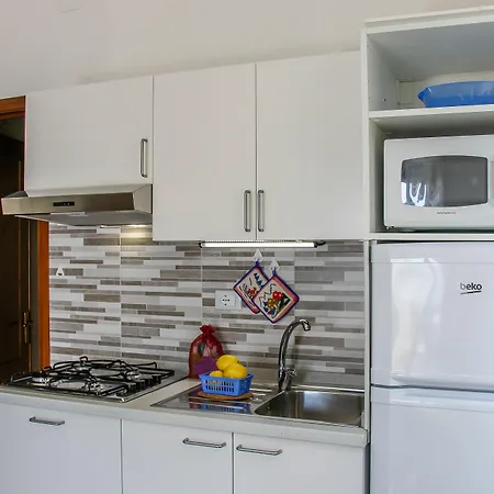 מלון דירות Alda 4*