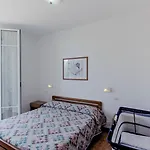 Alda מלון דירות 4*