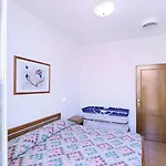 Alda 4*