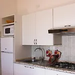 Alda מלון דירות 4*