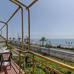 מלון דירות Alda 4*