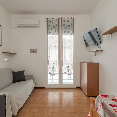 Alda Aparthotel 4*
