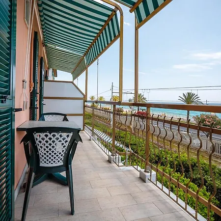 Alda Hotel apartamentowy Pietra Ligure