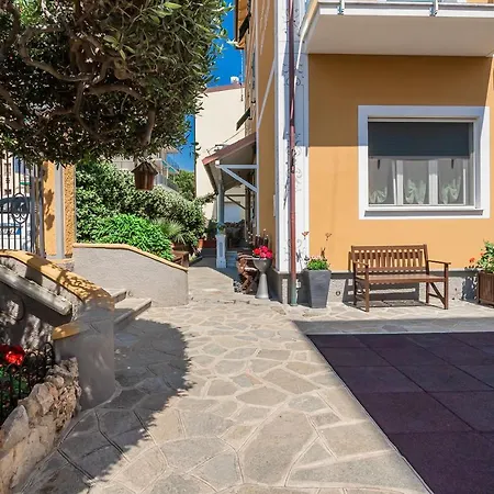 Alda Aparthotel