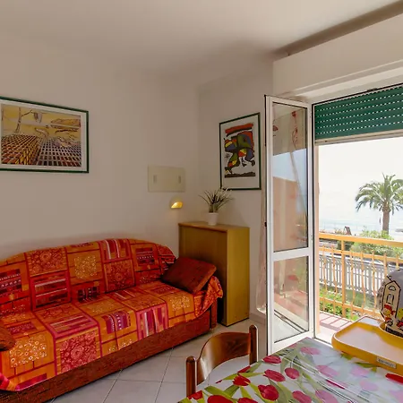 Alda Hotel apartamentowy Pietra Ligure