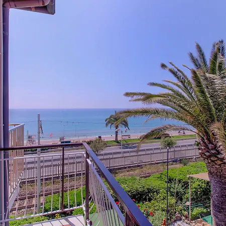 Alda Hotel apartamentowy Pietra Ligure