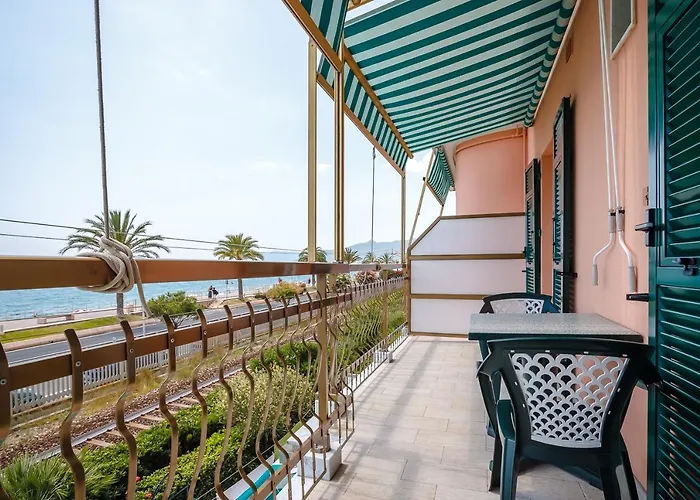 Alda Hotel apartamentowy Pietra Ligure